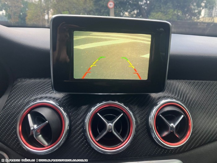 Mercedes-Benz GLA 200 ADVANCE 2014/2015